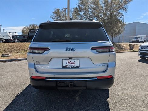 Certified 2023 Jeep Grand Cherokee L Laredo image 4