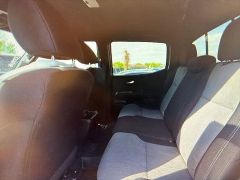 Used 2021 Toyota Tacoma TRD Off-Road image 7