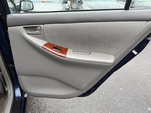 Used 2004 Toyota Corolla CE image 28