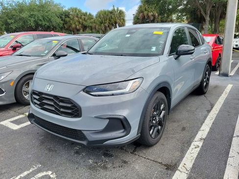 Used 2025 Honda HR-V Sport image 3