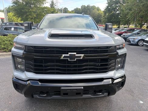 Used 2025 Chevrolet Silverado 2500 Custom w/ Custom Value Package AWD/4WD image 3