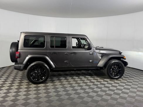 Used 2025 Jeep Wrangler Unlimited Sahara w/ Safety Group AWD/4WD image 12