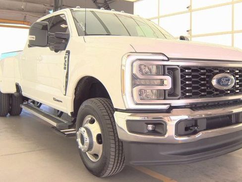 Used 2026 Ford F350 Lariat image 2