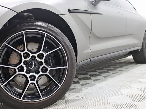 Used 2021 Aston Martin DBX image 5