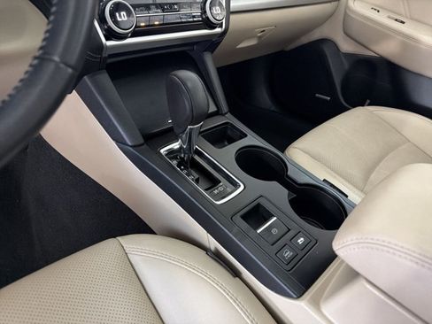 Used 2018 Subaru Outback 2.5i Limited AWD/4WD image 18