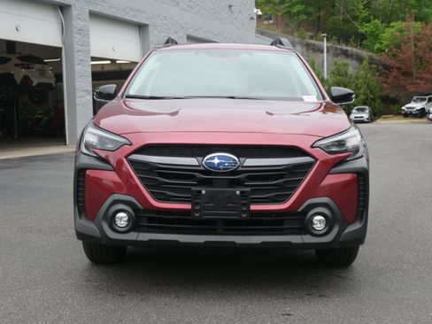Certified 2025 Subaru Outback Premium AWD/4WD image 3
