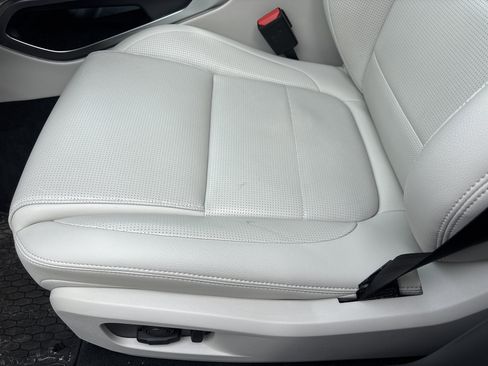 Certified 2025 Jaguar F-PACE R-Dynamic S image 23