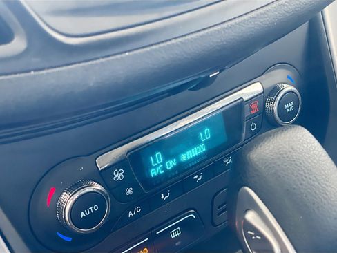Used 2016 Ford Escape SE w/ Equipment Group 201A AWD/4WD image 11