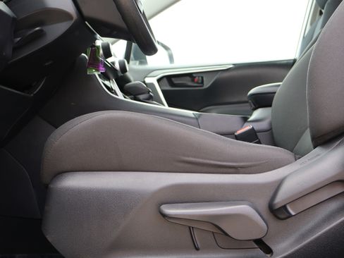 Used 2022 Toyota RAV4 LE w/ Carpet Mat Package (TMS) AWD/4WD image 36