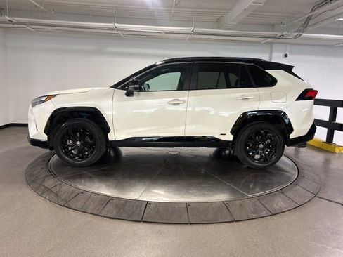 Used 2022 Toyota RAV4 XSE AWD/4WD image 5