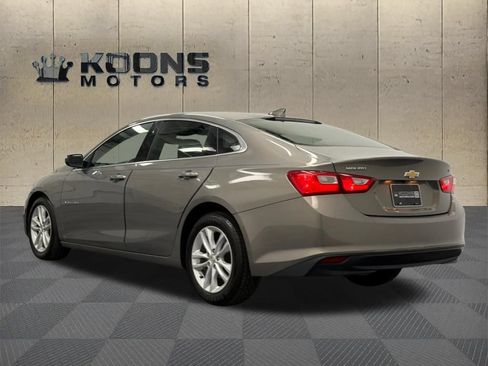 Used 2018 Chevrolet Malibu LT FWD image 4