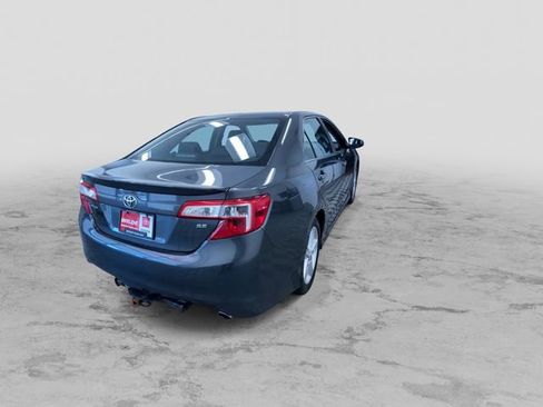 Used 2012 Toyota Camry SE w/ Preferred Accessory Pkg FWD image 10