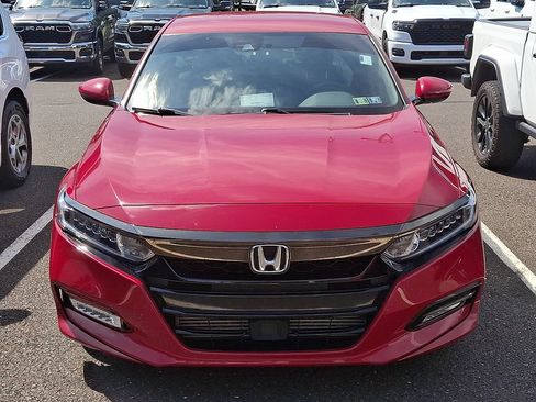 Used 2018 Honda Accord Sport image 3