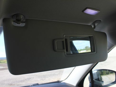 Used 2019 Volkswagen Tiguan S image 25