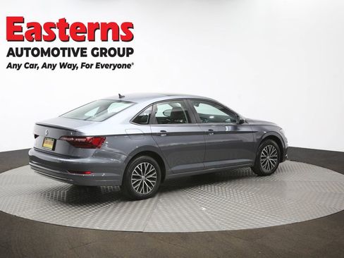 Used 2021 Volkswagen Jetta SE w/ SE Cold Weather Package image 41