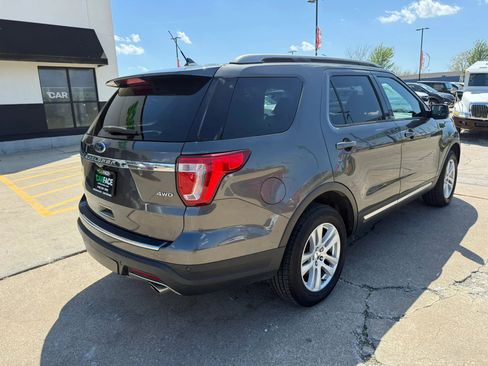 Used 2018 Ford Explorer XLT w/ Equipment Group 202A AWD/4WD image 15