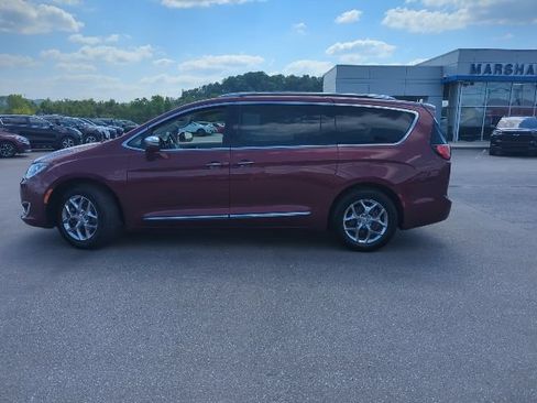 Used 2018 Chrysler Pacifica Limited FWD image 35