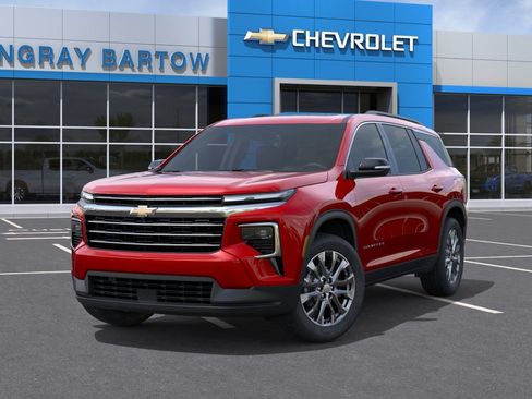 New 2026 Chevrolet Traverse LT w/ Sun and Wheel Package FWD image 8