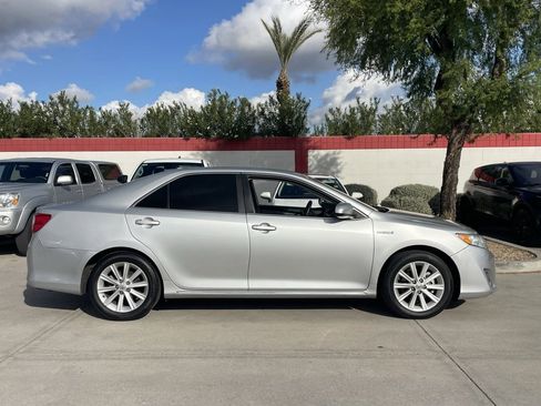 Used 2014 Toyota Camry XLE image 3