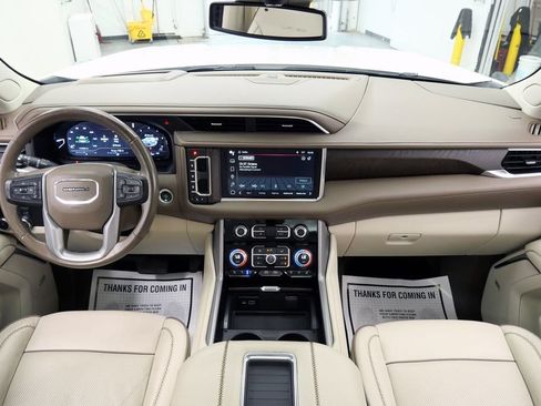 Used 2023 GMC Yukon XL Denali AWD/4WD image 23