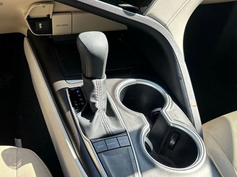 Used 2023 Toyota Camry LE FWD image 11