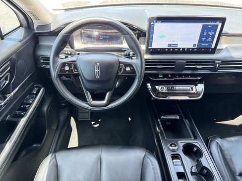 Used 2023 Lincoln Corsair FWD image 12