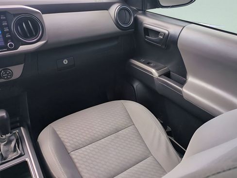 Used 2020 Toyota Tacoma SR5 image 16