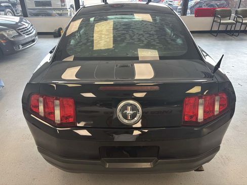 Used 2010 Ford Mustang Coupe RWD image 10