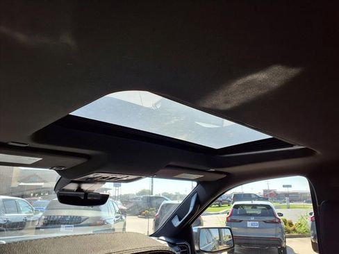 Used 2022 Chevrolet Silverado 1500 High Country w/ High Country Premium Package image 16