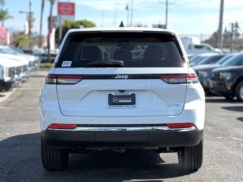 Used 2022 Jeep Grand Cherokee Limited image 7