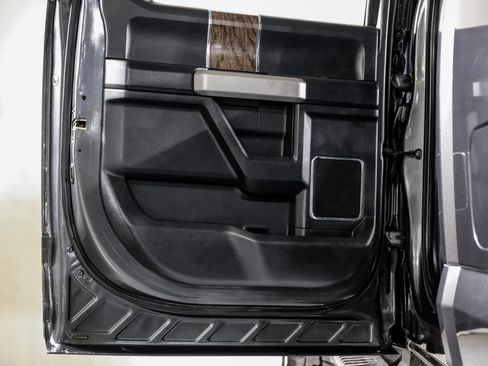 Used 2019 Ford F250 Lariat w/ Lariat Ultimate Package AWD/4WD image 37