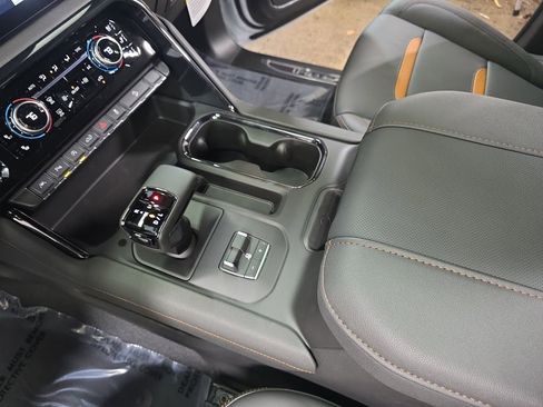 New 2026 GMC Sierra 1500 AT4 w/ AT4 Premium Package AWD/4WD image 23