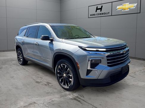 New 2026 Chevrolet Traverse LT w/ Sun and Wheel Package AWD/4WD image 7