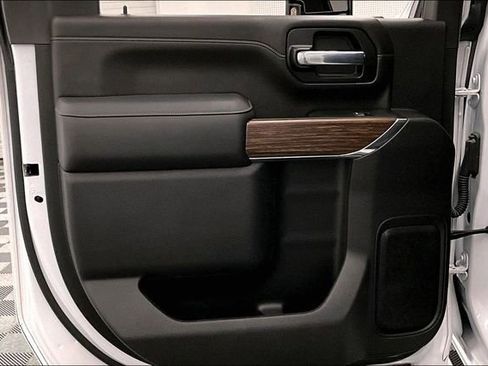 Used 2023 Chevrolet Silverado 2500 High Country w/ Safety Package II image 21