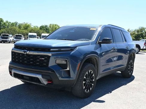 Used 2024 Chevrolet Traverse Z71 w/ Enhanced Driving Package image 5