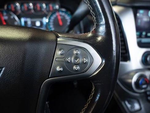 Used 2020 Chevrolet Suburban LT image 22