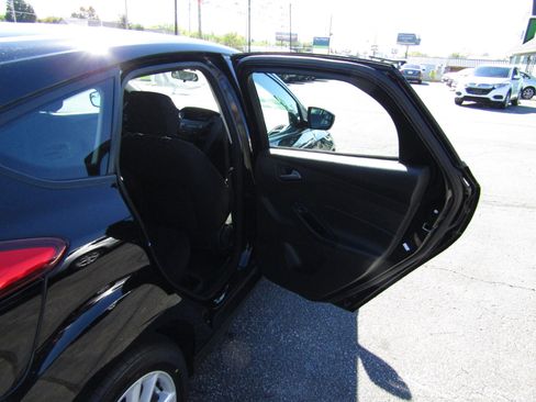 Used 2018 Ford Focus SE image 22