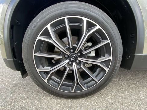 Certified 2025 MAZDA CX-70 Plug-In Hybrid w/ Premium Plus AWD/4WD image 10
