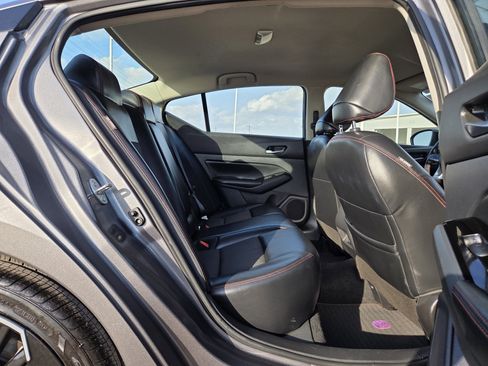 Used 2024 Nissan Altima 2.5 SR image 16