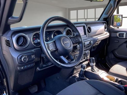 Used 2023 Jeep Wrangler Unlimited w/ Cold Weather Group AWD/4WD image 17