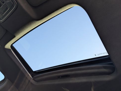 Used 2023 Chevrolet Silverado 1500 High Country w/ Technology Package image 21