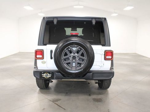 Used 2024 Jeep Wrangler Sport S image 8