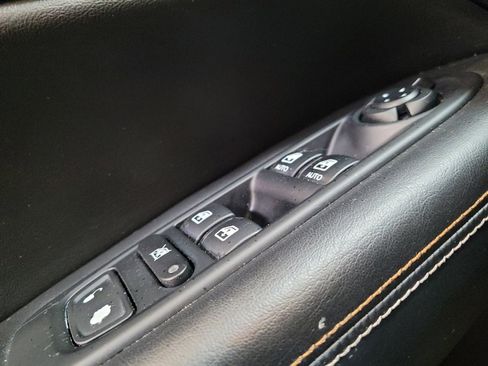 Used 2017 Jeep Compass Latitude w/ Safe & Security Group AWD/4WD image 27