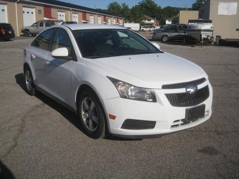 Used 2014 Chevrolet Cruze LT FWD image 3
