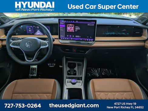 Used 2025 Volkswagen Tiguan SEL R-Line AWD/4WD image 21