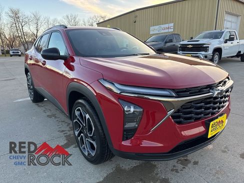 New 2026 Chevrolet Trax RS image 3