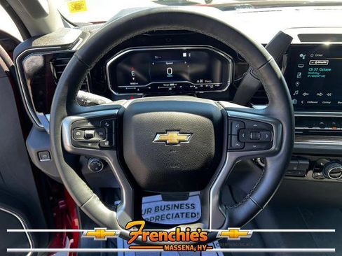Used 2023 Chevrolet Silverado 1500 LT AWD/4WD image 12