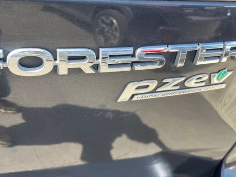 Used 2014 Subaru Forester 2.5i AWD/4WD image 22