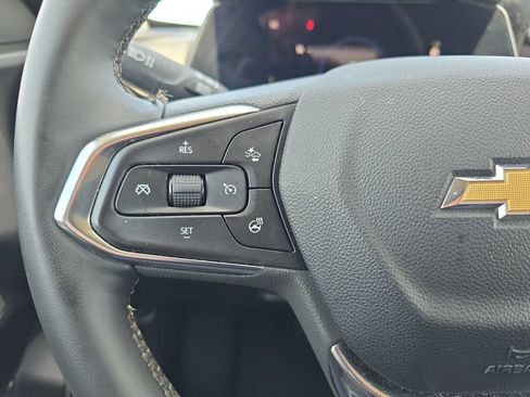 Used 2025 Chevrolet Trax LT w/ LT Convenience Package FWD image 17