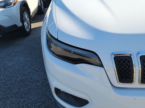 Used 2020 Jeep Cherokee Latitude Plus w/ Cold Weather Group FWD image 6